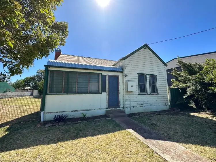 6 Hay Street, Condobolin NSW 2877