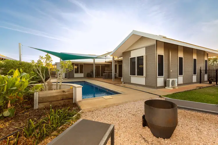 17 Ibasco Crescent