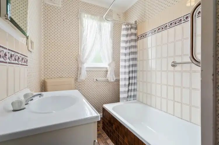 Fifth view of Homely house listing, 96 Lakeside Drive, Koonawarra NSW 2530