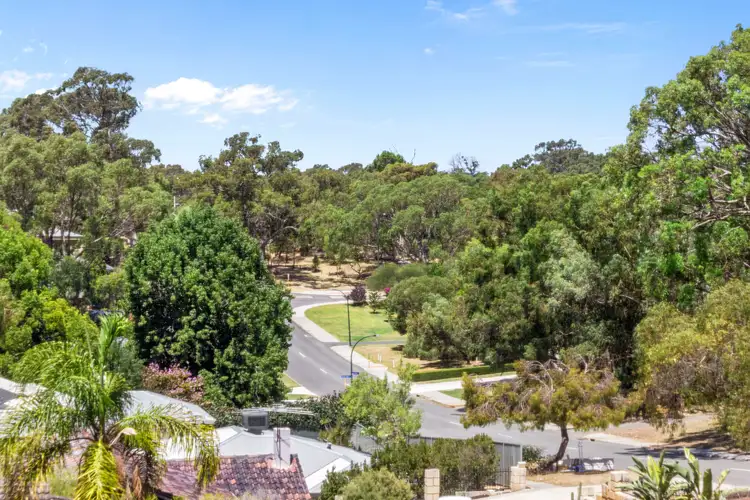 76 Empire Avenue, Wembley Downs WA 6019