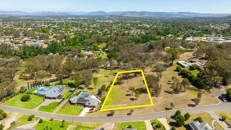 11 Abbott Drive, Lavington NSW 2641