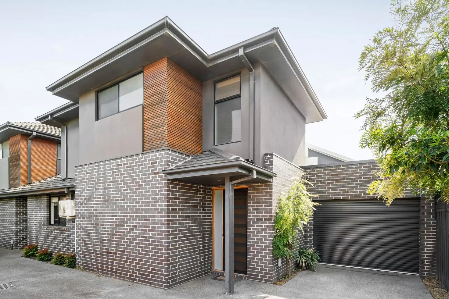 Main view of Homely townhouse listing, 2/10 Viola Avenue, Brooklyn VIC 3012
