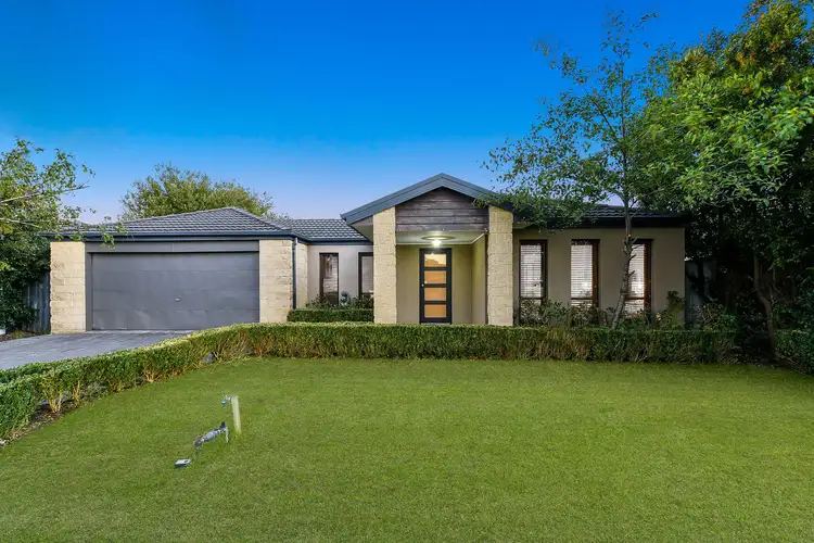 9 Chin Court, Berwick VIC 3806