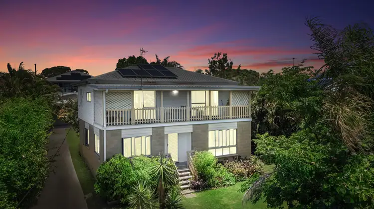49 Kent Street, Urangan QLD 4655
