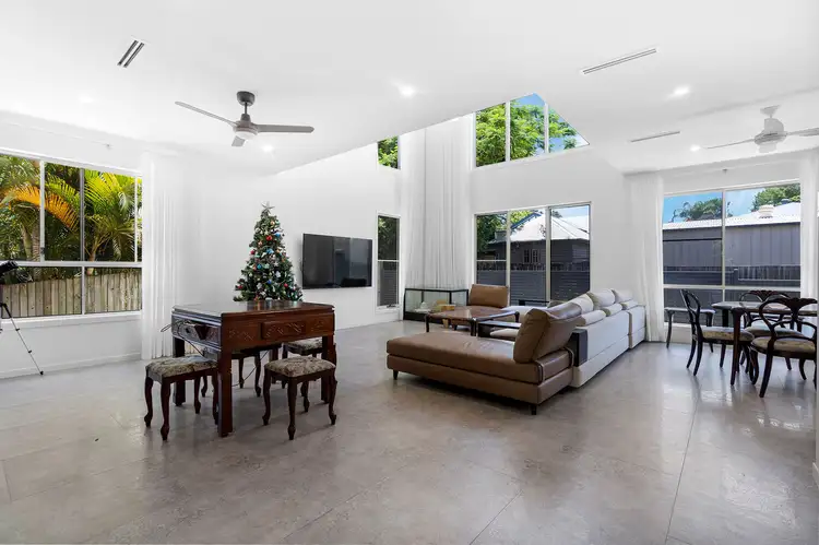 42 Cavillon Street, Holland Park QLD 4121