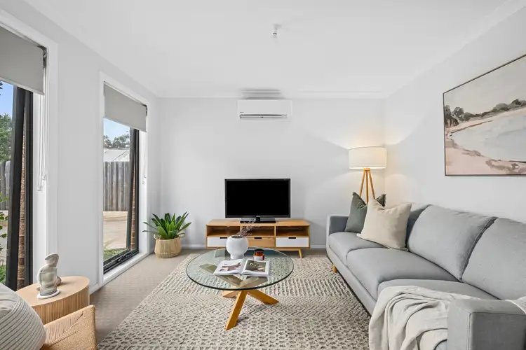 Second view of Homely house listing, 7/7 Rosemont Crescent, Kennington VIC 3550