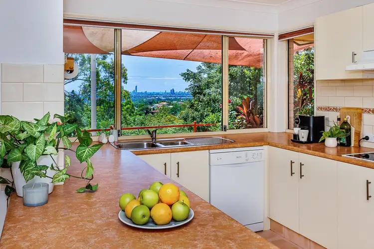 104 Armstrong Way, Highland Park QLD 4211