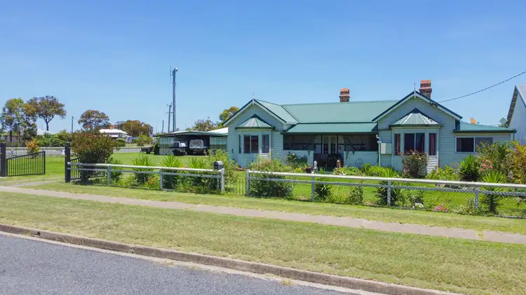56-58 Merinda Street, Wallangarra QLD 4383