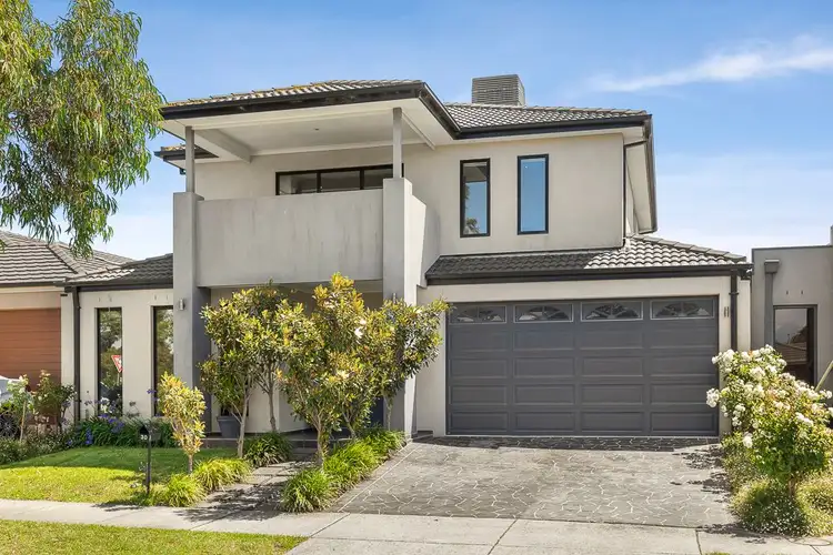 30 Bluebird Way, Roxburgh Park VIC 3064