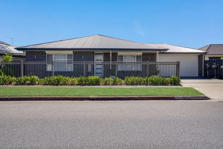 8 Arooma Street, Findon SA 5023