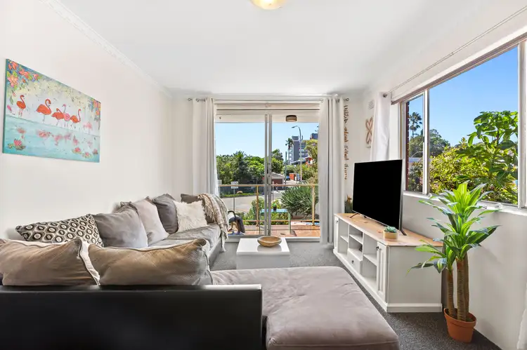 Second view of Homely unit listing, 4/2 The Strand, Dee Why NSW 2099