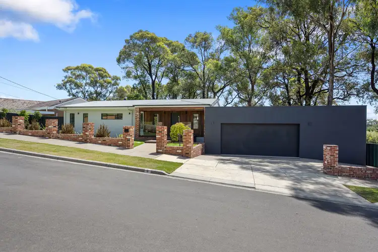 9 Leigh Avenue, Kennington VIC 3550