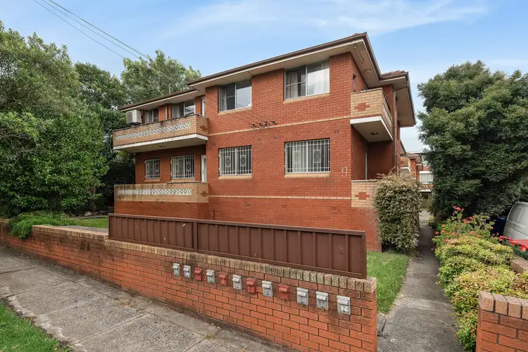 2/9 Matthews Street, Punchbowl NSW 2196