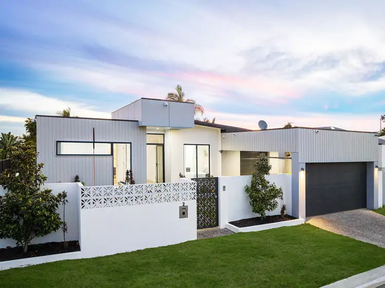 2 Pensacola Court, Broadbeach Waters QLD 4218