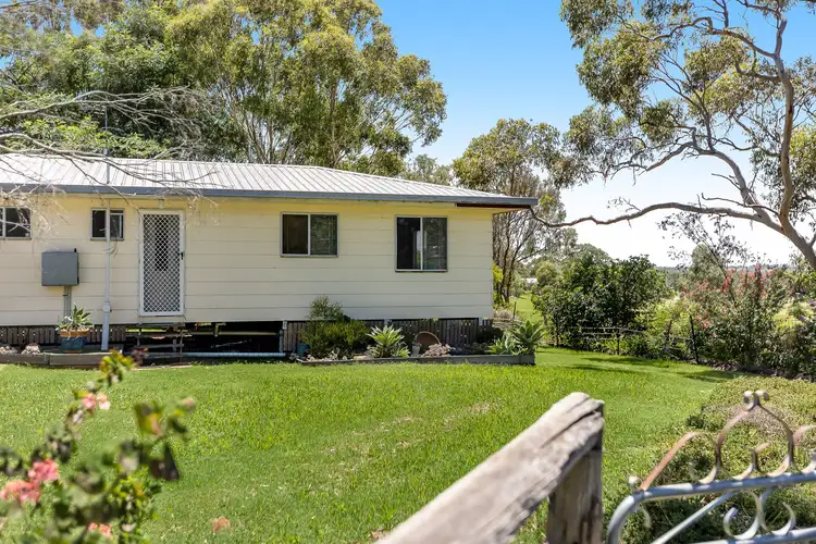 11 William Street, Meringandan West QLD 4352