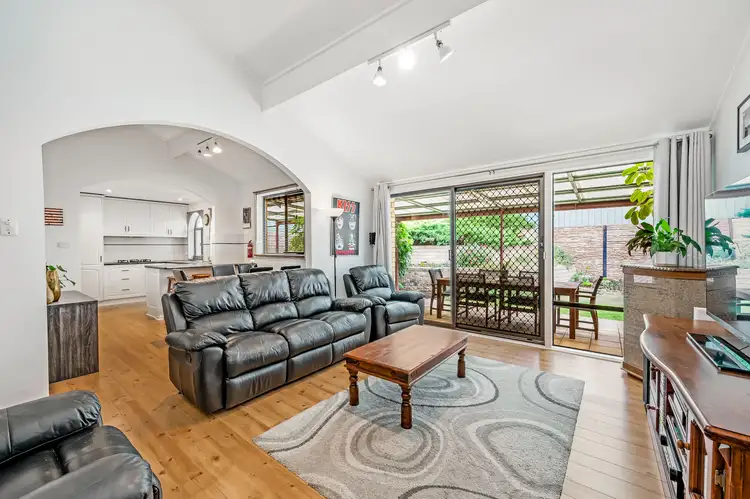 5 Camelot Crescent, Seacombe Heights SA 5047