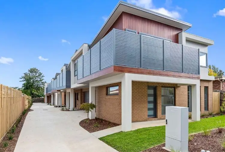 Main view of Homely unit listing, 2 Travis Close, Lilydale VIC 3140