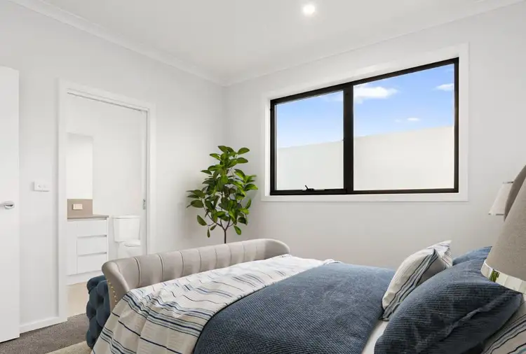 Fifth view of Homely unit listing, 2 Travis Close, Lilydale VIC 3140