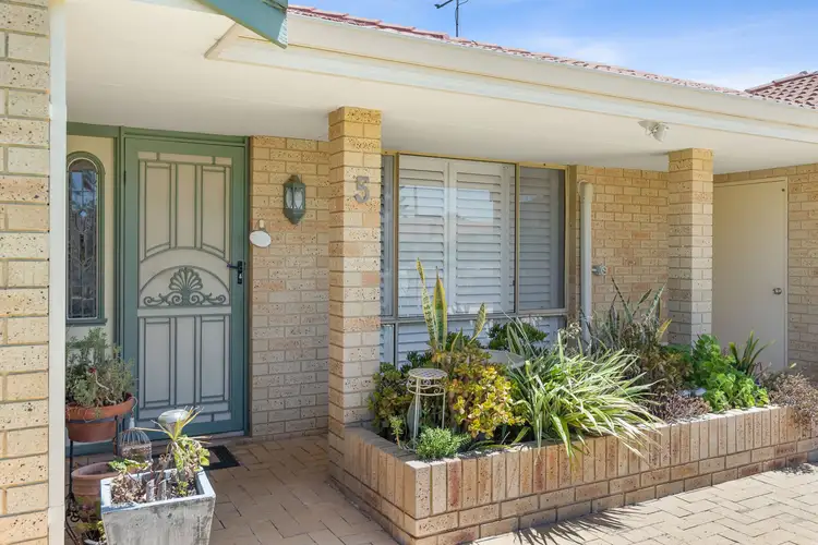Second view of Homely house listing, 5 Walleroo Place, Rockingham WA 6168