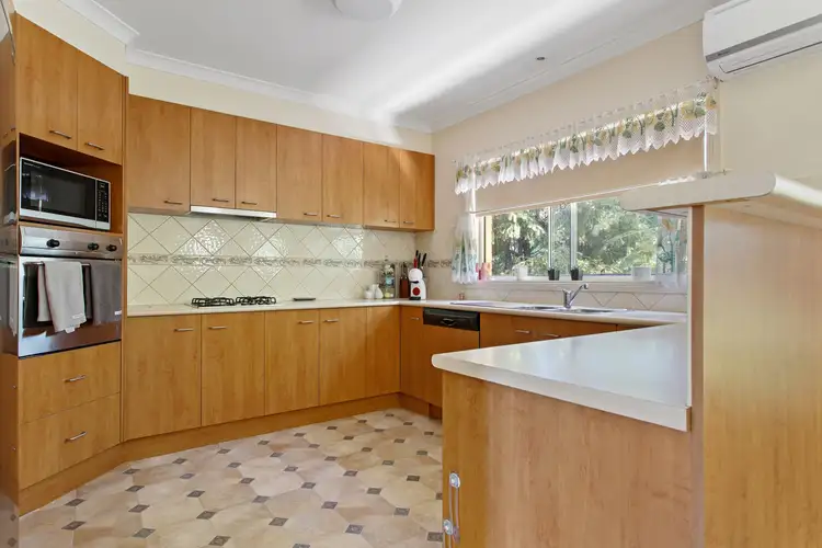 Fourth view of Homely house listing, 4 Miranda Close, Strathdale VIC 3550
