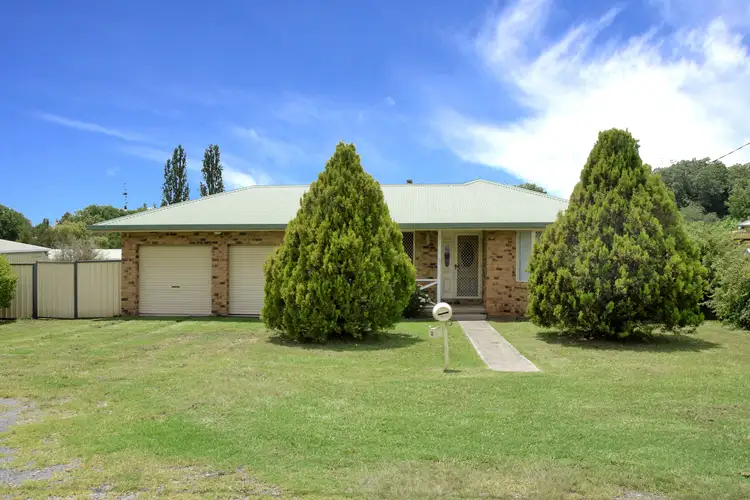 29 George Street, Tenterfield NSW 2372
