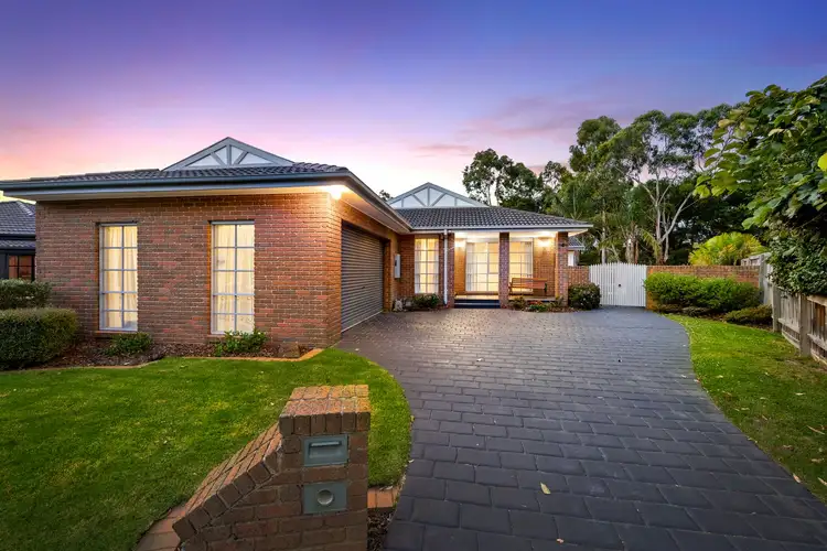 6 Narambi Close, Ferntree Gully VIC 3156