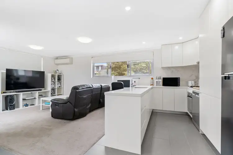 11/38-40 Lawrence Street, Peakhurst NSW 2210