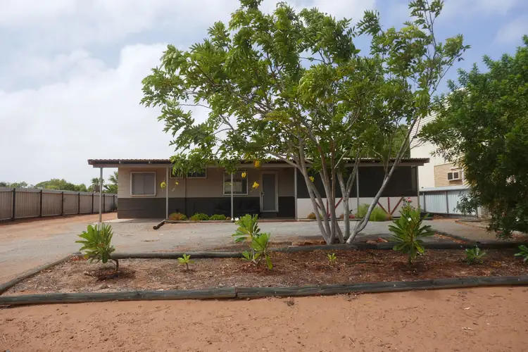 8 Clarke Place, Onslow WA 6710