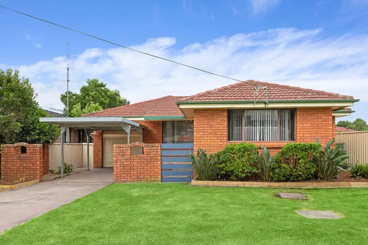 Second view of Homely house listing, 9 Camelot Place, Oak Flats NSW 2529