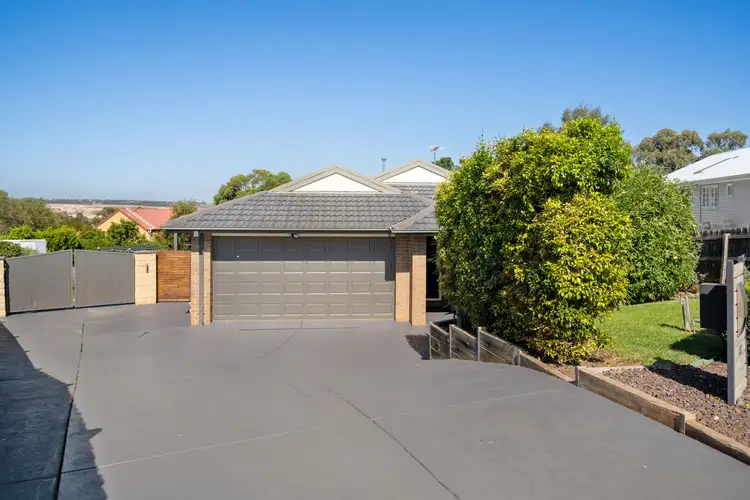 48 Riversdale Crescent, Darley VIC 3340