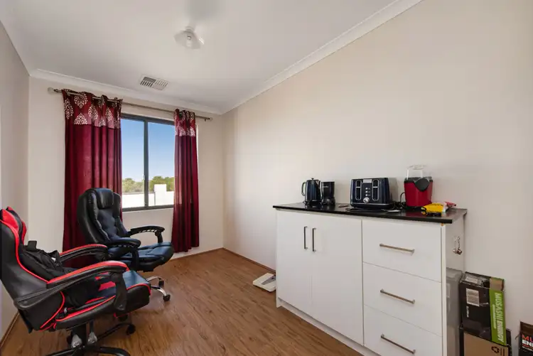 Seventh view of Homely house listing, 5 Humble Close, Mount Tarcoola WA 6530