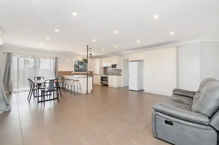 Fifth view of Homely house listing, 8 Singleton Court, Warrnambool VIC 3280