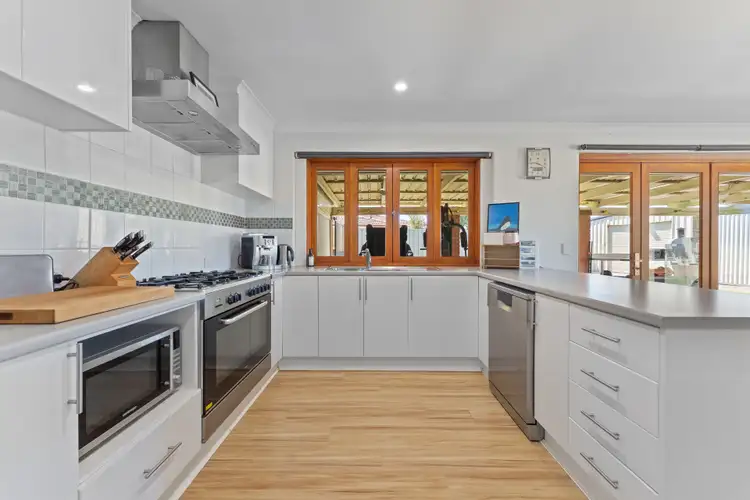 Seventh view of Homely house listing, 8 Dublin Close, Warnbro WA 6169