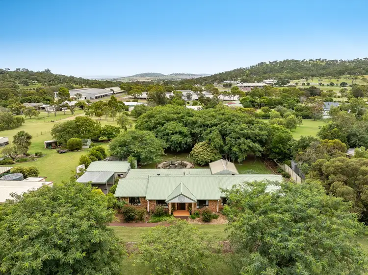11 Pizzoni Road, Glenvale QLD 4350
