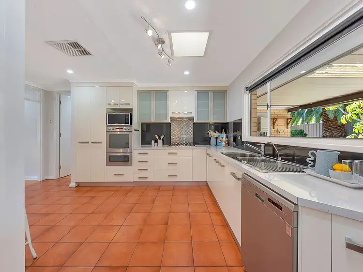 2 Yeates Court, Modbury Heights SA 5092