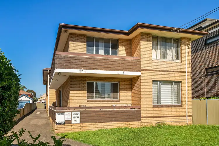 2/19 Arthur Street, Punchbowl NSW 2196