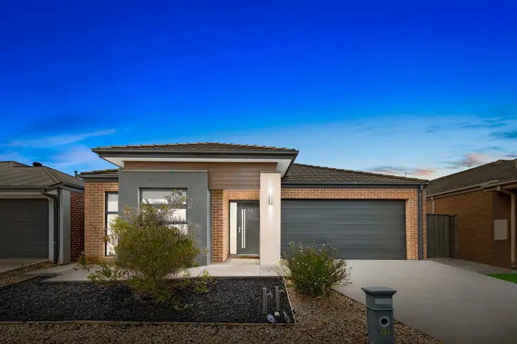 17 Praline Street, Manor Lakes VIC 3024