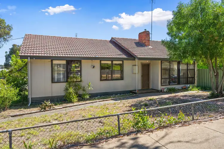 2 Louis Street, Long Gully VIC 3550