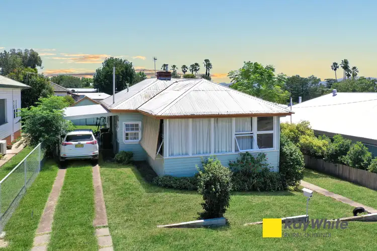 25 Dalley Street, Quirindi NSW 2343