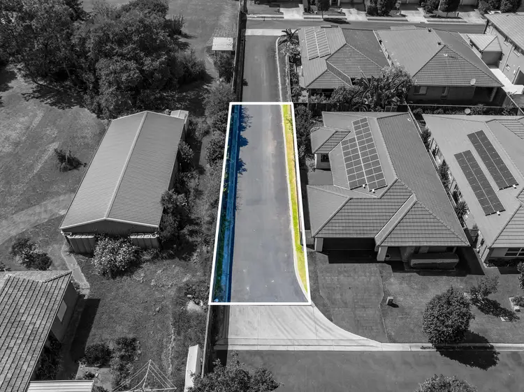 22 Sovereign Circuit, Glenfield NSW 2167