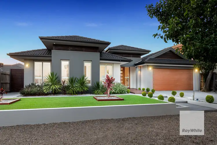 16 Woolwich Way, Taylors Hill VIC 3037