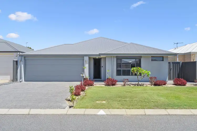 69 Bottlenose Circuit, Waikiki WA 6169