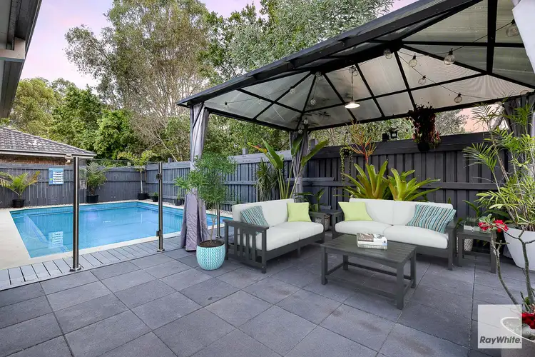 4 Mervyn Crescent, Redland Bay QLD 4165