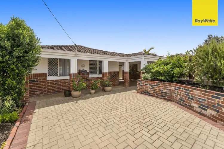 2/136 Hillsborough Drive, Nollamara WA 6061