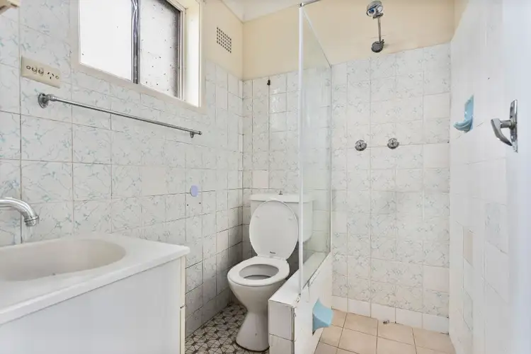 Fourth view of Homely unit listing, 4/4 St Lukes Avenue, Brownsville NSW 2530