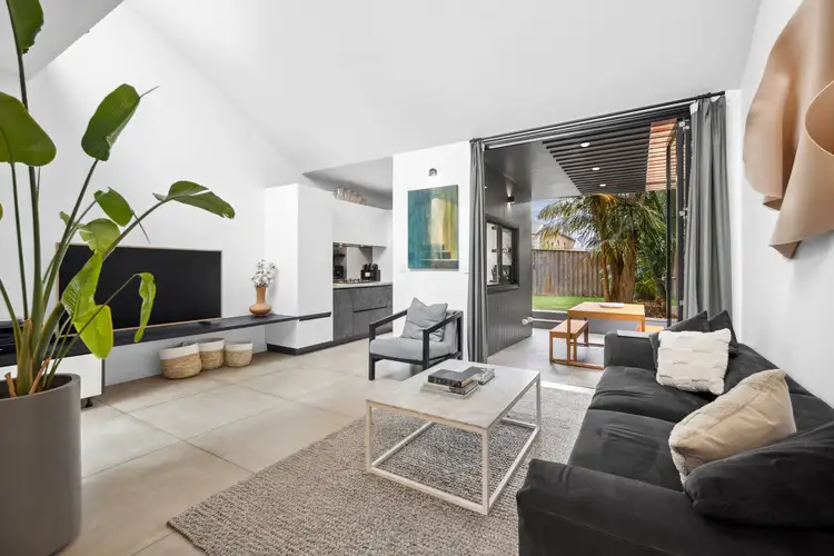 92 May Street, St Peters NSW 2044
