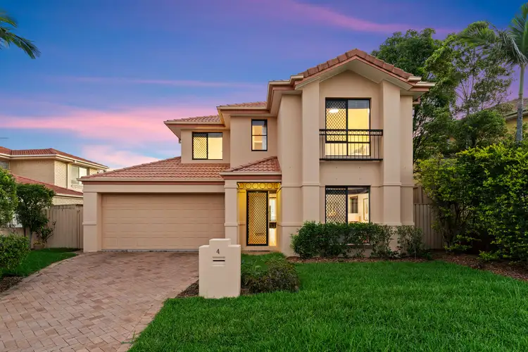 4 Dorval Close, Mansfield QLD 4122