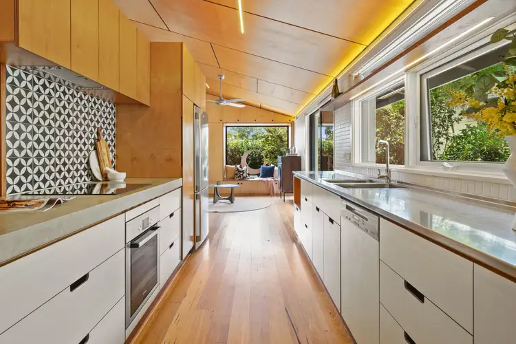 20 Oakes Street, Cook ACT 2614