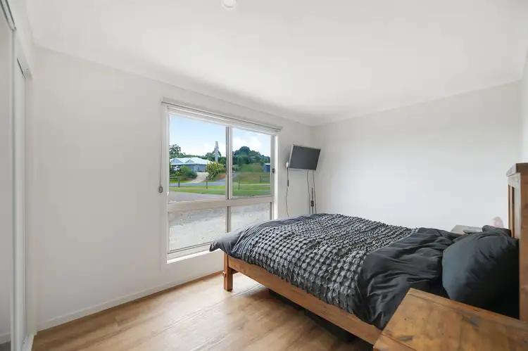 Sixth view of Homely house listing, 10 Amelia Court, Drouin VIC 3818