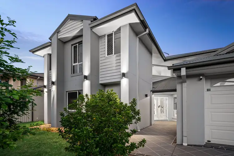 8 Hatia Place, Kuraby QLD 4112